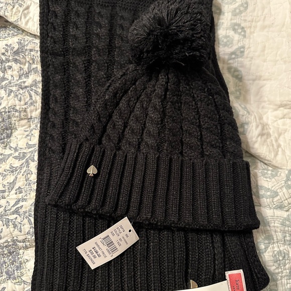 NWT Kate Spade Black Knit Accessory - Picture 1 of 3